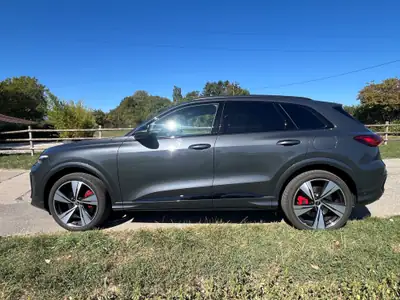 Audi Q5 e-hybrid 270 quattro S-Tronic — SUV rechargeable premium, 27'000 km seulement — dashboard