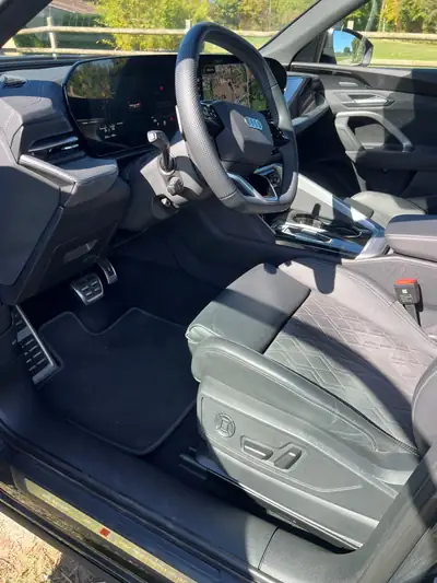 Audi Q5 e-hybrid 270 quattro S-Tronic — SUV rechargeable premium, 27'000 km seulement — detail