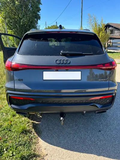 Audi Q5 e-hybrid 270 quattro S-Tronic — SUV rechargeable premium, 27'000 km seulement — interior