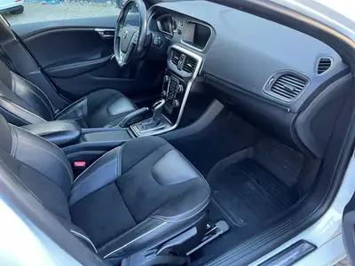 Volvo V40 2.0 D3 R-Design — Break diesel robuste, entretien complet, MFK à jour — Miniatur 7