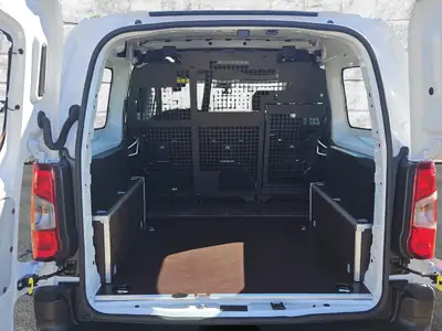 Citroën e-Berlingo XL — Électrique 136 ch, utilitaire flexible avec pompe à chaleur — Miniatura 11