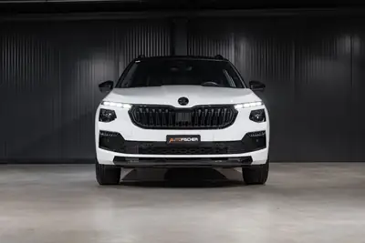 Skoda Kamiq 1.5 TSI Monte Carlo DSG — SUV urbain dynamique, quasi-neuf — interior