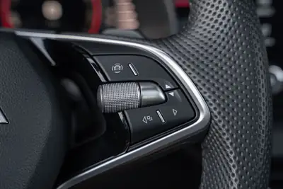 Skoda Kamiq 1.5 TSI Monte Carlo DSG — SUV urbain dynamique, quasi-neuf — Thumbnail 21