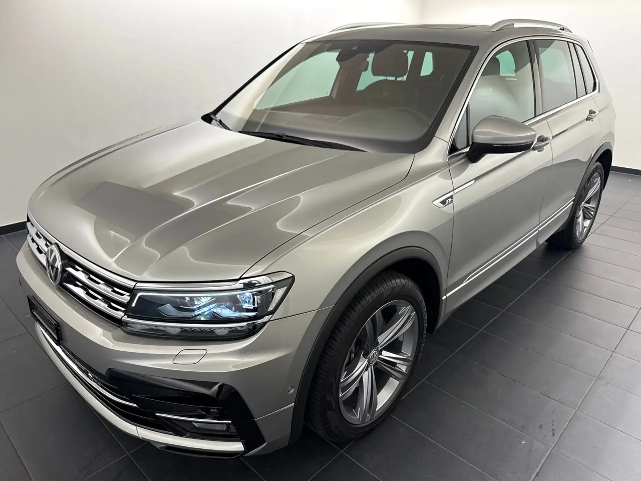 VW Tiguan 2.0 TSI R-Line 4Motion — SUV premium 230 ch, première main, kilométrage modéré