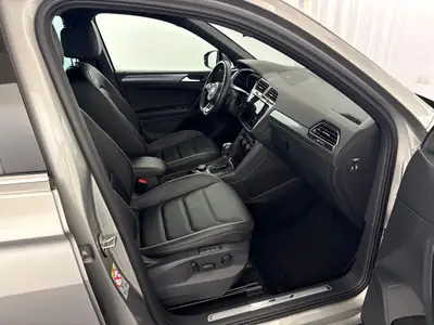 VW Tiguan 2.0 TSI R-Line 4Motion — SUV premium 230 ch, première main, kilométrage modéré — Miniatura 9