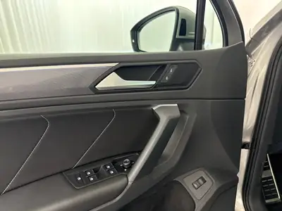 VW Tiguan 2.0 TSI R-Line 4Motion — SUV premium 230 ch, première main, kilométrage modéré — Miniatura 10