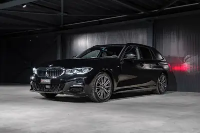 BMW 330 d xDrive Touring M Sport — Break diesel dynamique, 49'950 km seulement — interni