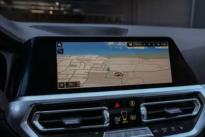 BMW 330 d xDrive Touring M Sport — Break diesel dynamique, 49'950 km seulement — Miniatura 18