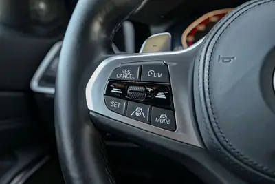 BMW 330 d xDrive Touring M Sport — Break diesel dynamique, 49'950 km seulement — Miniatura 23