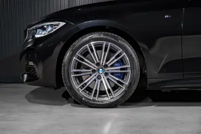 BMW 330 d xDrive Touring M Sport — Break diesel dynamique, 49'950 km seulement — Miniatura 28