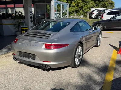 Porsche 911 Carrera 2012 — Coupé sportif iconique, faible kilométrage et historique Porsche — arrière