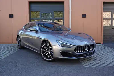 Maserati Ghibli 2.0 Hybrid GT — Élégance italienne et technologie hybride, 51'990 km seulement — vista esterna