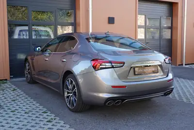 Maserati Ghibli 2.0 Hybrid GT — Élégance italienne et technologie hybride, 51'990 km seulement — Miniatura 10