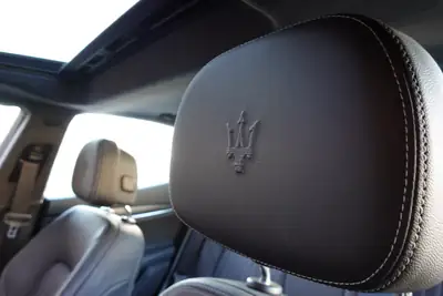 Maserati Ghibli 2.0 Hybrid GT — Élégance italienne et technologie hybride, 51'990 km seulement — Miniatura 24