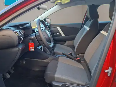 Citroën C4 1.2 PureTech Live Pack — Berline polyvalente, consommation maîtrisée — détail