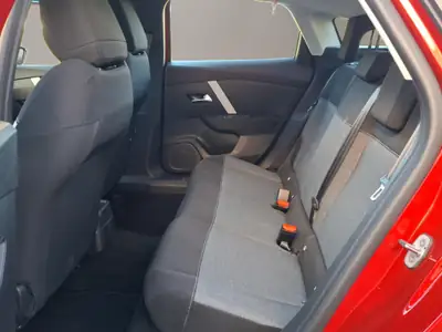 Citroën C4 1.2 PureTech Live Pack — Berline polyvalente, consommation maîtrisée — Miniature 12