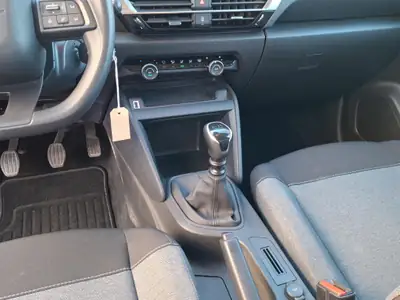 Citroën C4 1.2 PureTech Live Pack — Berline polyvalente, consommation maîtrisée — Miniature 11