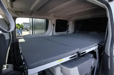 VW T7 Multivan 2.0 TDI — Camping-car familial avec lit escamotable et climatisation 3 zones — Miniatura 14