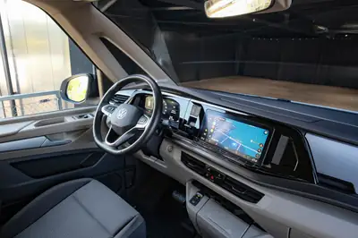 VW T7 Multivan 2.0 TDI — Camping-car familial avec lit escamotable et climatisation 3 zones — Miniatura 16