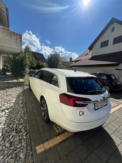 Opel Insignia 2.0 CDTi 163 4x4 — Break diesel robuste, traction intégrale, 147 500 km — Heckansicht