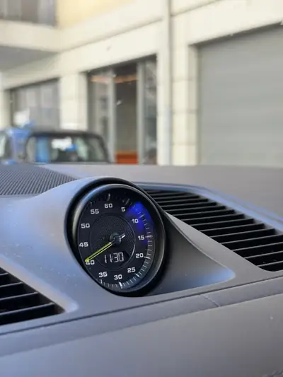 Porsche Cayenne Turbo Coupé S E-Hybrid — SUV haute performance hybride rechargeable, 82'000 km — Miniatura 14