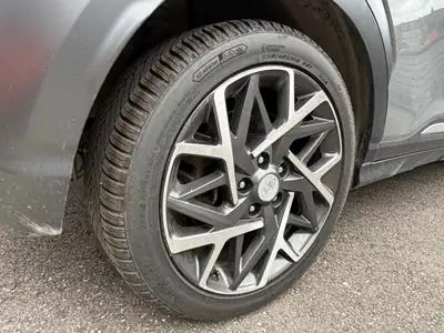 Hyundai Kona 1.6 GDi Hybrid Vertex — SUV compact hybride, consommation optimisée — interni