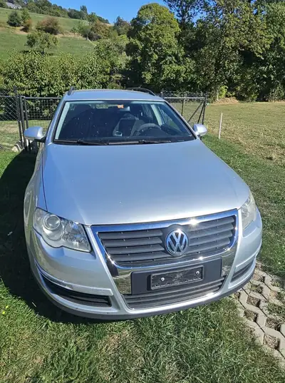 Volkswagen Passat 2.0 FSI Comfortline — Break automatique fiable, sans accident — vue extérieure
