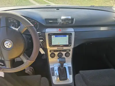 Volkswagen Passat 2.0 FSI Comfortline — Break automatique fiable, sans accident — intérieur