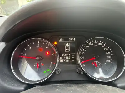 Nissan Qashqai Diesel Automatique — SUV Compact Fiable, 137'000 km, Tout-terrain — intérieur