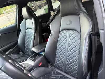 Audi S4 Avant 3.0 V6 TFSI Quattro — Performance sportive et polyvalence, état impeccable — Armaturenbrett