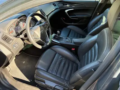 Opel Insignia 2.0 CDTi 170 ecoFLEX — Break spacieux, diesel économe, sans accident — cruscotto