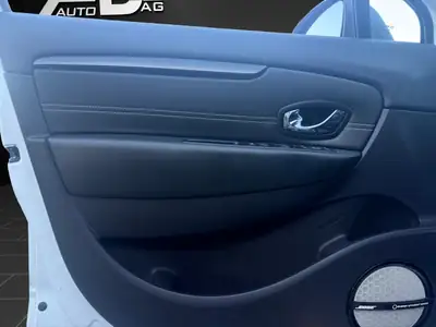 Renault Scénic 1.5 dCi Bose EDC — Monospace fiable, entretien Renault récent — Miniature 14