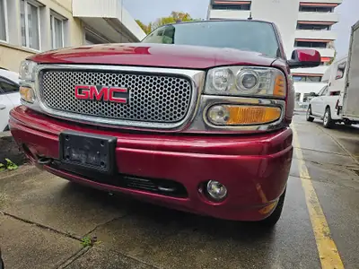 GMC Yukon Denali 2004 — Le SUV 7 places robuste et puissant, 250'000 km — côté