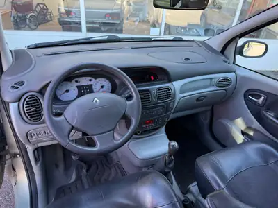 Renault Scénic 2.0 16V Dynamique — Monospace fiable, sans accident, expertise récente — Miniature 9