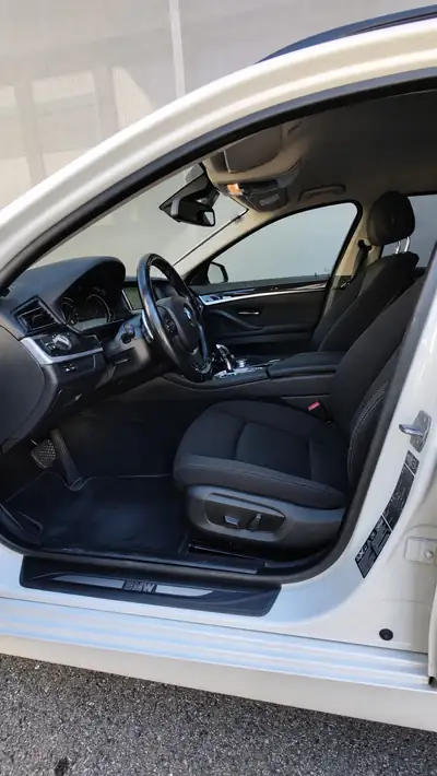 BMW 520d xDrive Touring — Break diesel 184 ch, faible consommation et traction intégrale — dettaglio