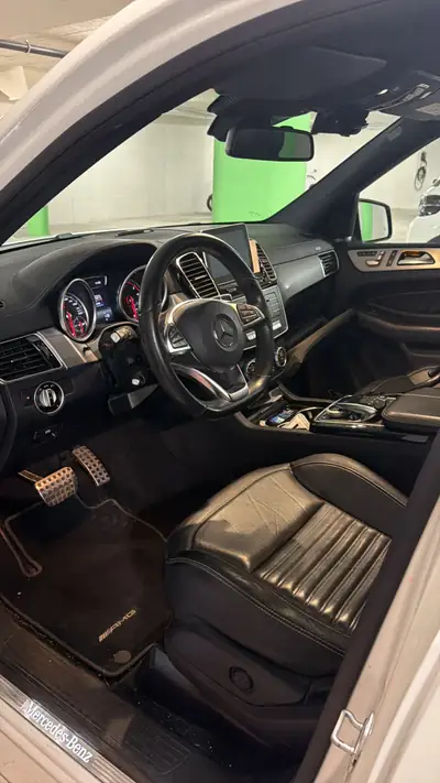 Mercedes-Benz GLE 350 d — SUV premium diesel, 136'000 km, sans sinistre — rear view
