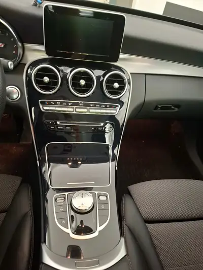 Mercedes-Benz C 200 Avantgarde 4matic — Berline premium 184 ch, 81'000 km, sans sinistre — Miniatura 8