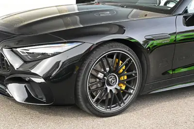 Mercedes-AMG SL 63 4Matic+ — Cabriolet légendaire 585 ch, cuir Manufaktur, faible kilométrage — interni