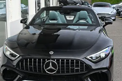 Mercedes-AMG SL 63 4Matic — Cabriolet haute performance, 585 ch et seulement 30 000 km — interni