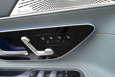 Mercedes-AMG SL 63 4Matic — Cabriolet haute performance, 585 ch et seulement 30 000 km — Miniatura 16