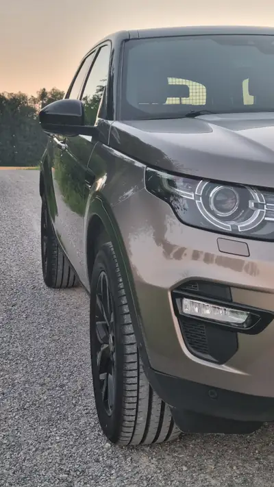 Land Rover Discovery Sport 2.0 TD4 180 HSE Luxury — 4x4 Premium, Cuir Intégral, Sans Sinistre — rear view