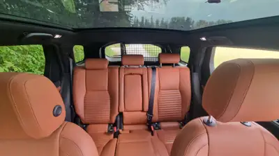 Land Rover Discovery Sport 2.0 TD4 180 HSE Luxury — 4x4 Premium, Cuir Intégral, Sans Sinistre — detail