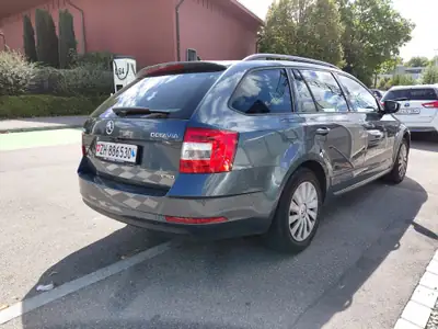 Skoda Octavia 1.5 TGI G-TEC — Break écologique, 157'000 km, sans accident — rear view