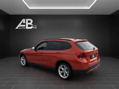BMW X1 xDrive 18d — SUV compact 4x4 fiable, entretien soigné — Heckansicht