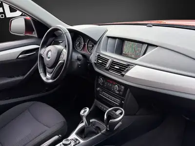 BMW X1 xDrive 18d — SUV compact 4x4 fiable, entretien soigné — Miniatur 10
