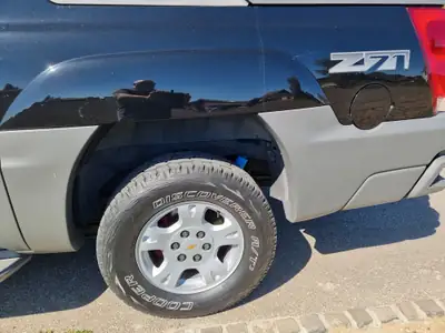 Chevrolet Avalanche 4x4 — Le pick-up polyvalent américain, 290 ch et 113'000 km — rear view