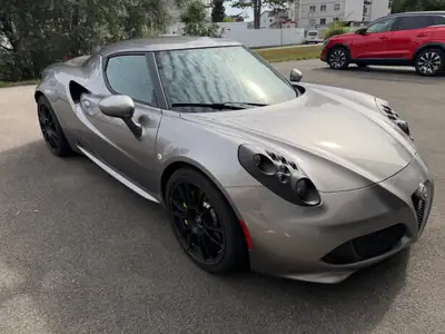 Alfa Romeo 4C 1750 TBi — Roadster italien légendaire, 240 ch, entretien complet — Detail