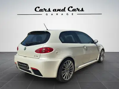 Alfa Romeo 147 3.2 GTA — Sportive Mythique, État Exceptionnel, Bianco Nuvola Rare — tableau de bord