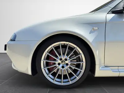 Alfa Romeo 147 3.2 GTA — Sportive Mythique, État Exceptionnel, Bianco Nuvola Rare — Miniature 16
