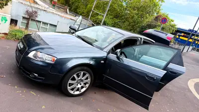 Audi A4 Limousine 3.0 V6 TDI quattro — Berline premium diesel, transmission automatique — Miniature 12